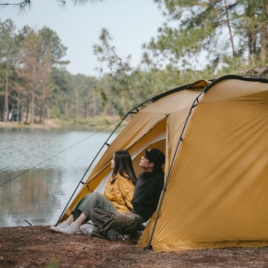 Палатка NATUREHIKE Dune 7.6, 1 спальня + 1 комната, песочная